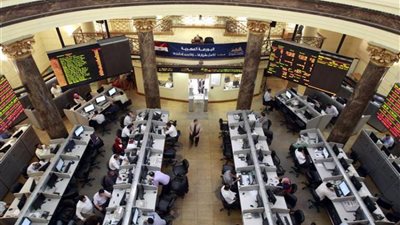 أسهم البورصة المصرية تهبط بعد تزايد إصابات كورونا