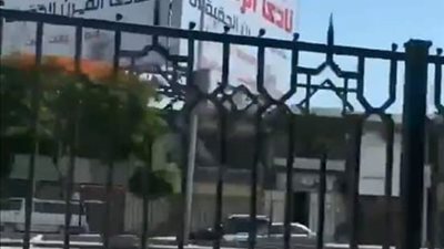 الزمالك يُعلق لافتة على أسواره: “نادي القرن الحقيقي بالبطولات وليس بالمجاملات” (صور وفيديو)