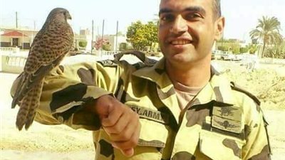 نادي سموحة يمنح العضوية الذهبية لأسرة الشهيد أحمد منسي