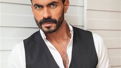 خالد سليم يشوق جمهوره لكليب “اللي فات مات” (فيديو)