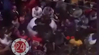 رغم الحظر وكورونا.. تجمع المئات في نقل أثاث عروسة بالغربية (فيديو)