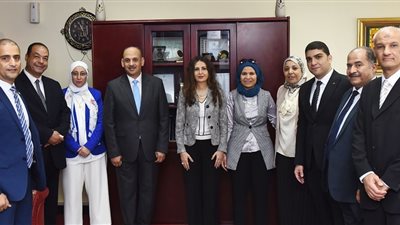 تكريم موظفين بهيئة الاستثمار لنجاحهم في استرداد 14 مليون دولار