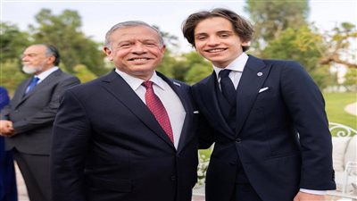 بعمر الـ18.. الأمير هاشم يثير التفاعل في الأردن بعد تأدية اليمين نائبا للملك