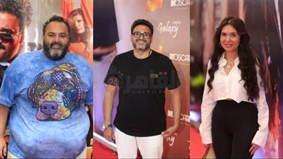 الراقصة دينا وشيكو وفيدرا يدعمون أكرم حسني في العرض الخاص لفيلمه العميل صفر