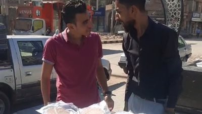 لأول مرة بالصعيد.. شابان يبيعان الفريسكا بشوارع المنيا: نفسنا المشروع يكبر ويكون عندنا محل | بث مباشر 