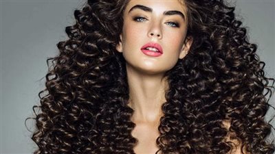 قصات كيرلي للشباب والفتيات والأطفال.. طرق العناية بالشعر وتصفيفه | صور