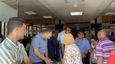 رئيس حي شرق الإسكندرية يستقبل شكاوى المواطنين بالمركز التكنولوجي 