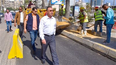 جولة مفاجئة لمحافظ الإسكندرية لمتابعة إعادة الشيء لأصله بسموحة