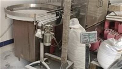 ضبط مصنع لتصنيع الأدوية البيطرية والمنظفات الصناعية مجهولة المصدر بالقاهرة