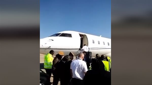 الطائرة الموقوفة