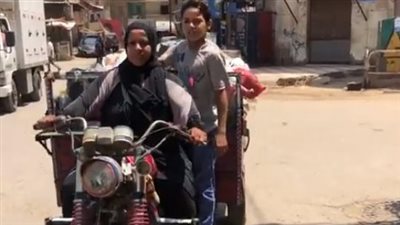 أم يوسف تكافح في جمع القمامة بـ بنها: نفسي في تروسيكل يكون مصدر دخل ليا ولولادي| بث مباشر 