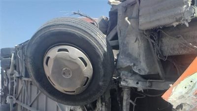 مصرع وإصابة 11 شخصًا في تصادم أتوبيس بالوادي الجديد| أسماء