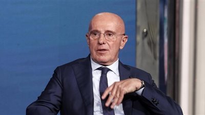 أريجو ساكي: محمد صلاح استثنائي وقدوة وكنت أتمنى تدريبه.. والمال يدمر كرة القدم | حوار