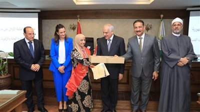 محافظ الجيزة يكرم أوائل الثانوية العامة والأزهرية والدبلومات الفنية|صور