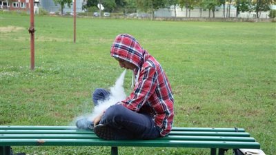 دراسة: التدخين الإلكتروني يؤثر على صحة الجهاز التنفسي للمراهقين