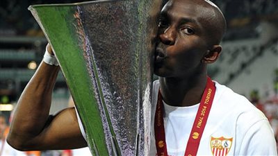  ستيفان مبيا: إشبيلية استحق التتويج بالسوبر الأوروبي.. ومحمد صلاح استثنائي لكنه ليس الأفضل في إفريقيا | حوار