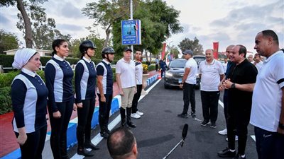 الرئيس السيسي يتفقد تدريبات الأكاديمية العسكرية فجرًا