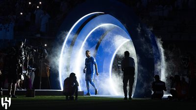 في مقدمتهم نيمار.. نادي الهلال يقدم صفقاته الجديدة بطريقة مبتكرة | صور