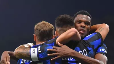 إنتر ميلان يفتتح الموسم بفوز على مونزا في الدوري الإيطالي