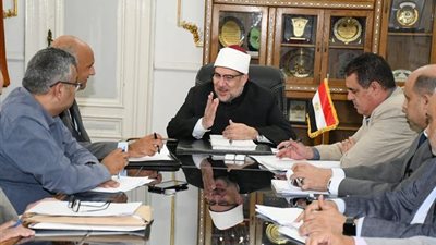 وزير الأوقاف وقيادات الهيئة يبحثون خطة تنمية مال الوقف وتعظيم استثماره
