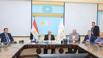 تقنية الفار.. وزير التعليم يشدد على مراجعة الكاميرات لضبط حالات الغش بامتحانات الدور الثاني للثانوية العامة