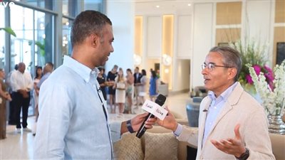 الملياردير الإماراتي محمد العبار خلال افتتاح الفندق التاسع لإعمار في مراسي: مؤمنون بأن جمال الساحل مفيش منه كتير| بث مباشر