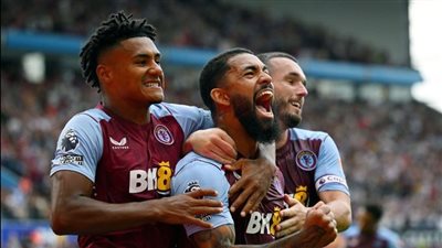 أستون فيلا يضرب إيفرتون برباعية في الدوري الإنجليزي