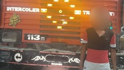 القبض على سائق سيارة نقل يسير برعونة بالتجمع الخامس