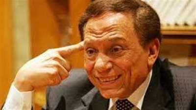 لو فيه حاجة الناس كلها هتعرف.. أشرف زكي يرد على خبر وفاة عادل إمام | بث مباشر 