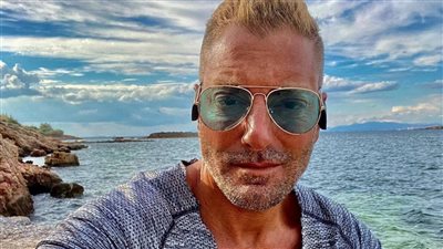 تامر هجرس: مبحبش التصوير في شهر رمضان.. والفن مهنة صعبة وبنشتغل عدد ساعات غريبة 