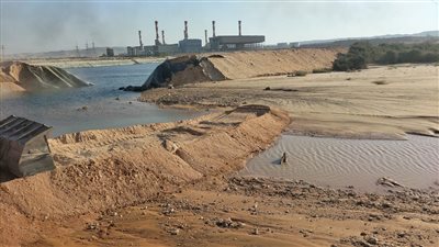 الكهرباء: تشكيل 3 لجان للوقوف على أسباب انهيار جزء من حوض تبريد بمحطة غرب أسيوط