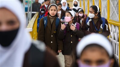 تعطيل العمل والدراسة وغلق دور العبادة.. إجراءات قد تتخذها الحكومة حال تفشي متحور كورونا الجديد EG5