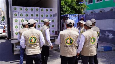 بيت الزكاة: توزيع مواد غذائية وأجهزة عرائس لغير القادرات وحفر آبار للأسر الأولى بالرعاية في المناطق النائية