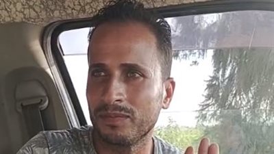 صدقة على روح شقيقته.. سائق ميكروباص بالبحيرة يقل المواطنين بالمجان: الرزق مش كله فلوس | بث مباشر