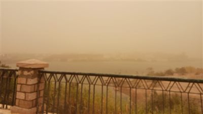 عاصفة ترابية تضرب مدينة أبو سمبل بأسوان