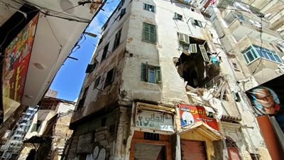 قرارات عاجلة لجهات التحقيق في انهيار أجزاء من عقار المنشية بالإسكندرية 