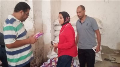 ضبط سجائر مجهولة المصدر ومصنع تعبئة مواد غذائية بدون ترخيص بالإسكندرية 