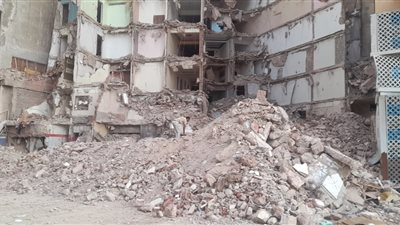 بعد تسببه في مصرع 10 أشخاص.. سقوط أجزاء من عقار خليل حمادة بالإسكندرية