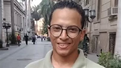 مصور فوتوغرافي يدشن مبادرة لتصوير المواطنين في الشوارع بجنيه واحد: عايز أكون سبب في فرحة الناس |بث مباشر 
