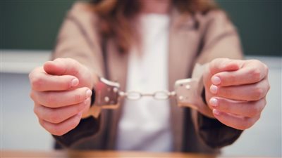 حبس سيدة 4 أيام في إنهاء حياة ابنة شقيق زوجها بالقليوبية