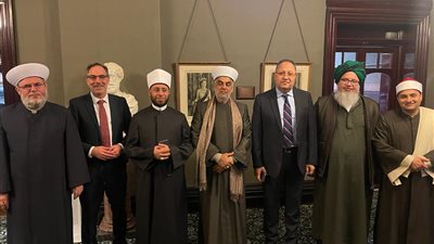 خلال زيارته لـ أستراليا.. أسامة الأزهري يزور جامعة ماكواري ومقر البرلمان في سيدني