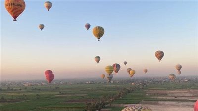 29 رحلة بالون طائر تزين سماء الأقصر على متنها 650 سائحا اليوم