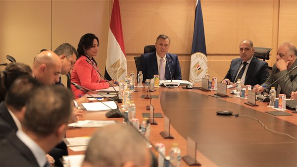 وزير السايحة والآثار