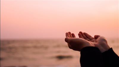 دعاء لأبي بالشفاء في يوم الجمعة.. أفضل الدعوات لطلب الشفاء العاجل