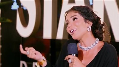 بعد حصد تحت الوصاية جوائز مهرجان القاهرة للدراما.. منى زكي: نمبر وان فريق العمل