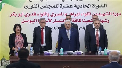 أبو مازن يعلن خطة لضخ الدماء الجديدة بالسلطة الفلسطينية.. ويشدد على أهمية انعقاد مؤتمر الأمناء بمصر 