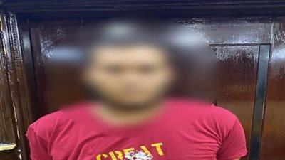 بسبب أولوية تحميل الركاب.. القبض على سائق سيارة أجرة لاعتدائه على آخر بالأزبكية