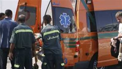 إصابة 5 أشخاص إثر انقلاب سيارة نقل بصحراوي المنيا