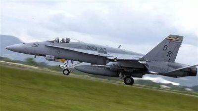 تحطم طائرة عسكرية أمريكية بالقرب من قاعدة جوية جنوب الولايات المتحدة