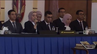 الأكاديمية العسكرية المصرية تحتفل بتخرج دورات جديدة من العاملين بوزارة النقل